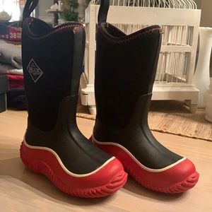 Kids 10 Muck boots